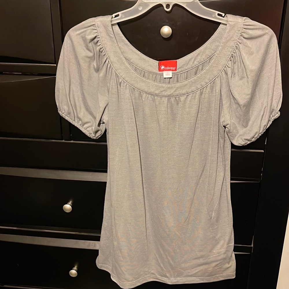 Grey top
